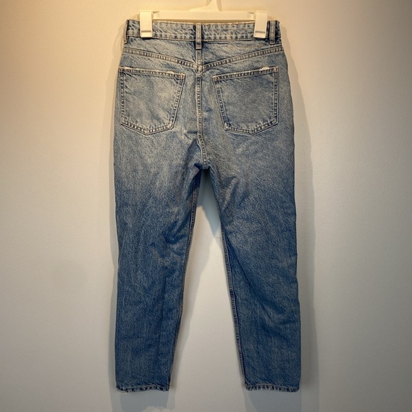 Zara Ripped Mom Jeans Size 6 Acid Wash Slightly Tapered Distressed High Rise - Picture 9 of 13
